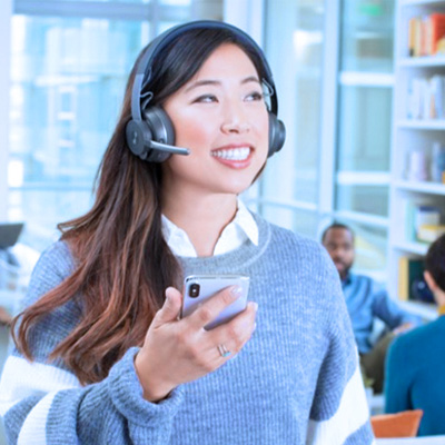 Lassen Sie sich von unserem Support-Team bei all Ihren Fragen zur automatisierten Transkription helfen. Abgebildet: Christine Lee