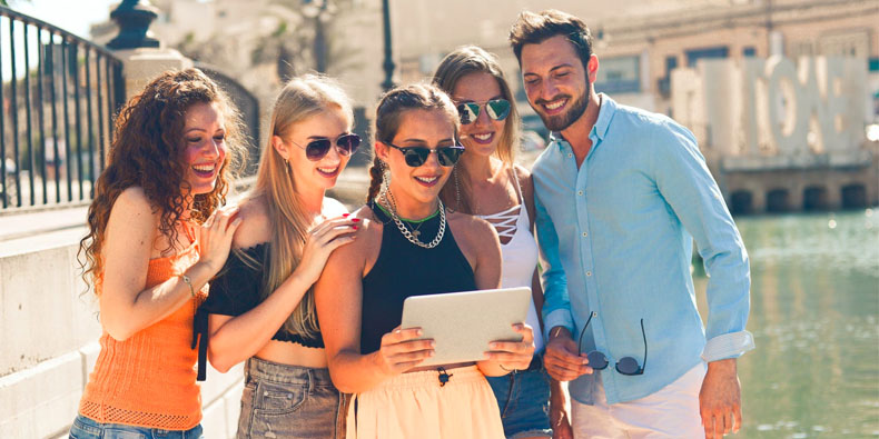 Teilen und veröffentlichen Sie Audio-, Video- und Transkripte mit Leichtigkeit Teilen und veröffentlichen Sie Audio-, Video- und Transkripte mit Leichtigkeit